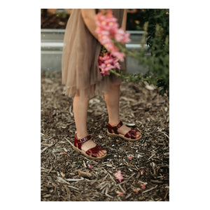 Petit Nord - Sandalias Scallop Flower | Rojo cereza