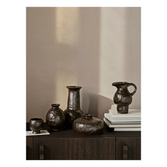 Ferm Living - Jarrón largo Doro de terracota | Marrón