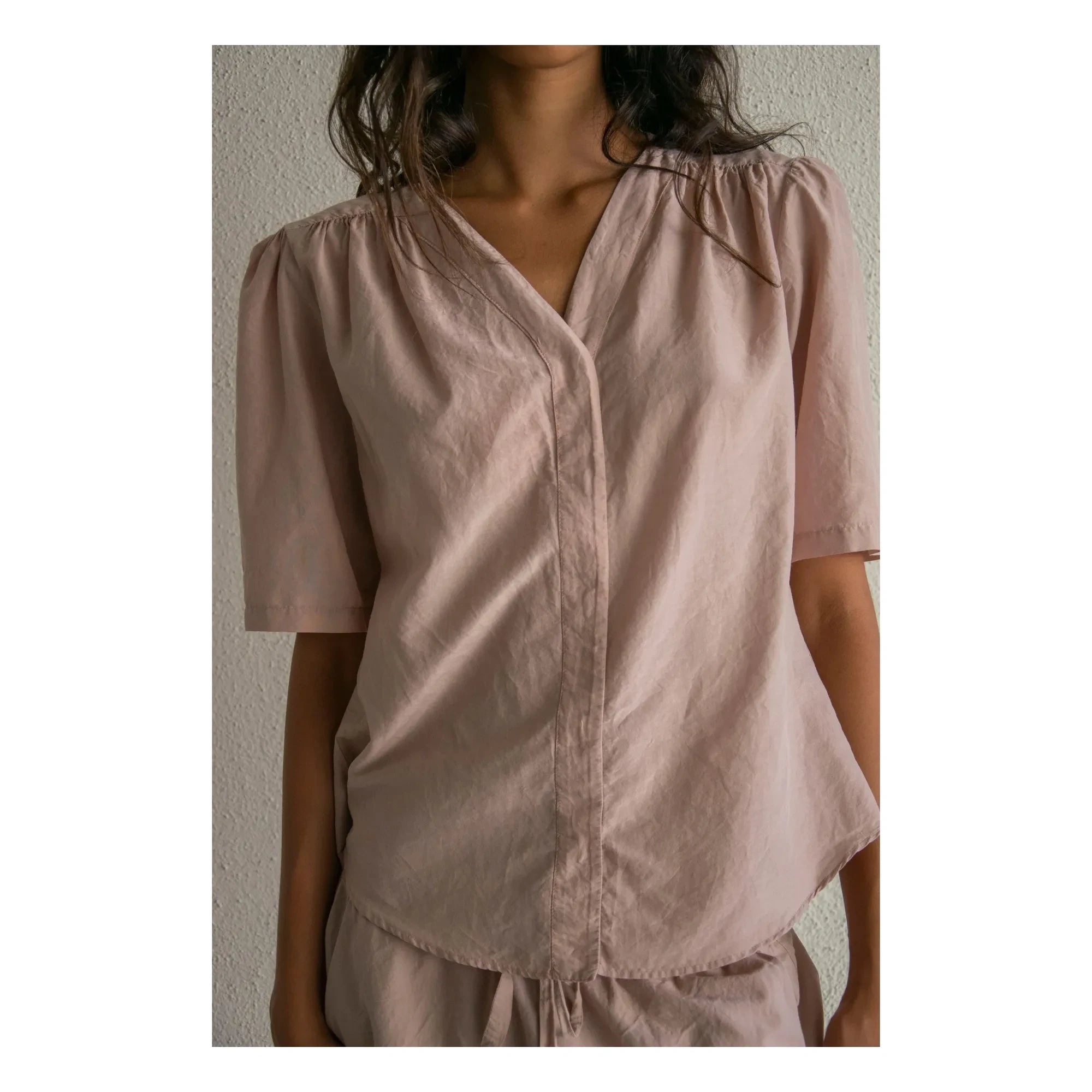THEAVANT - Blusa de popelín de seda y algodón Carine | Beige
