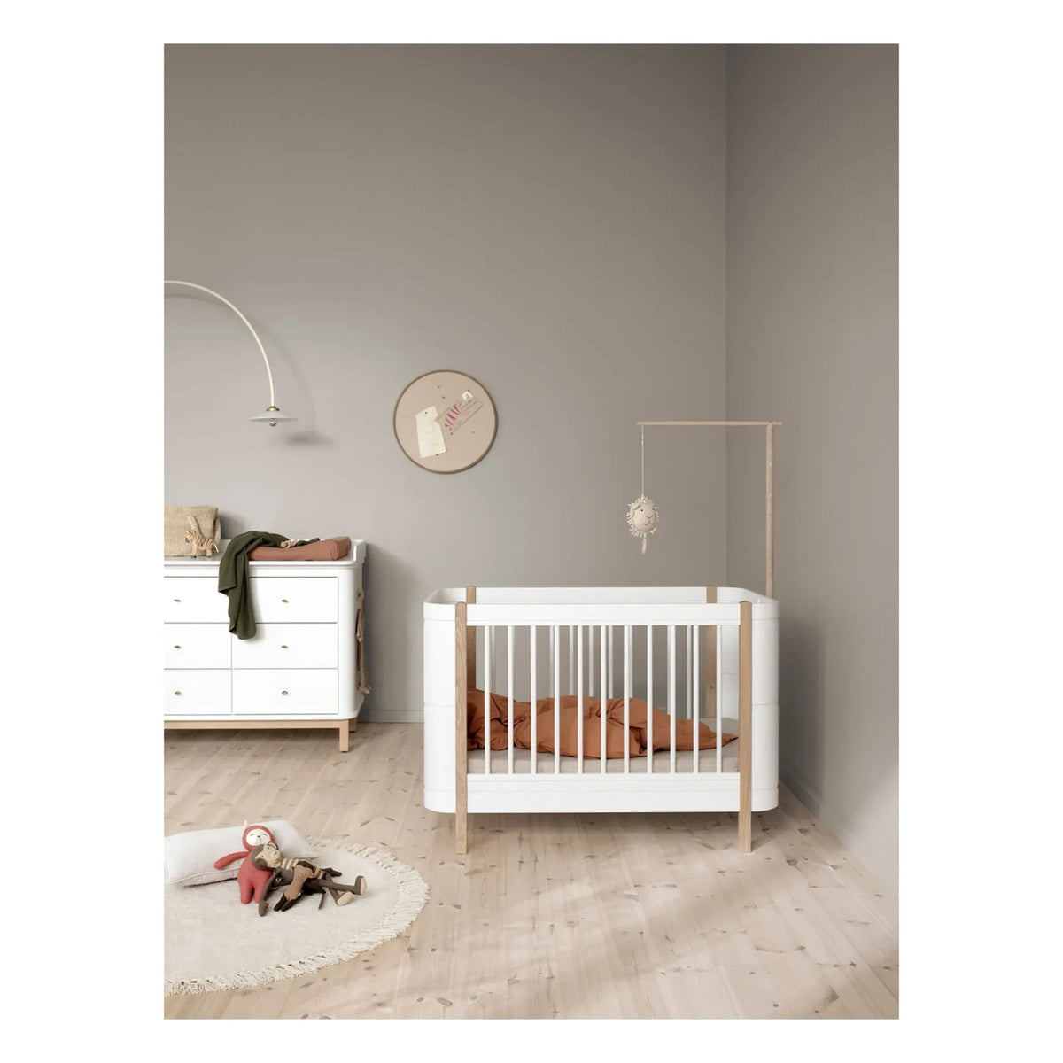 Oliver Furniture - Cuna Mini+ de madera, kit junior incluido | Roble