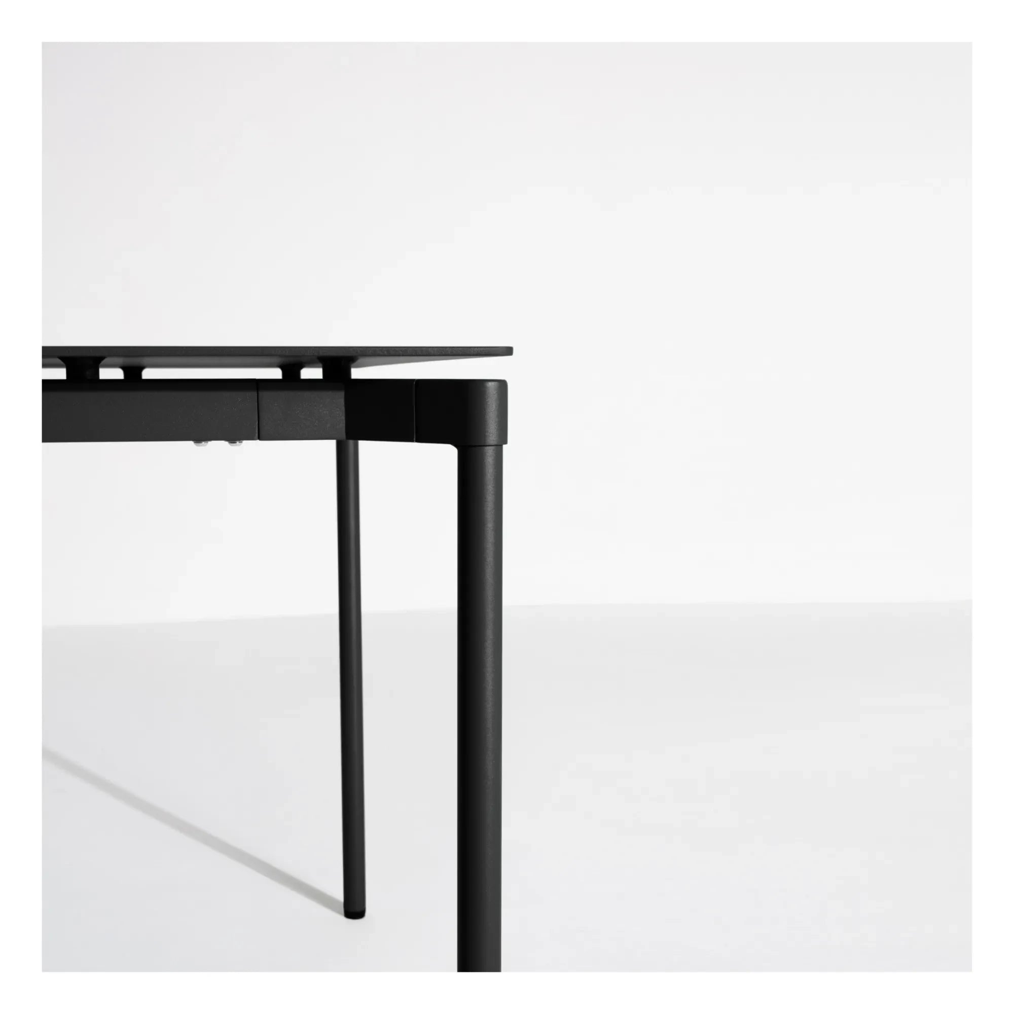 Petite friture - Mesa rectangular de exterior Fromme - 8 personas | Negra