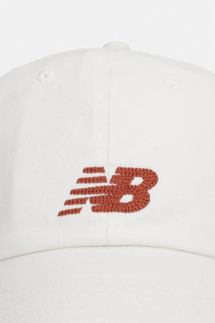 Gorra New Balance con visera de algodón