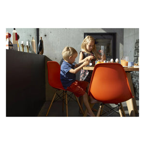Vitra - Silla DSW de plástico - base de arce - Charles & Ray Eames | Naranja Rouille