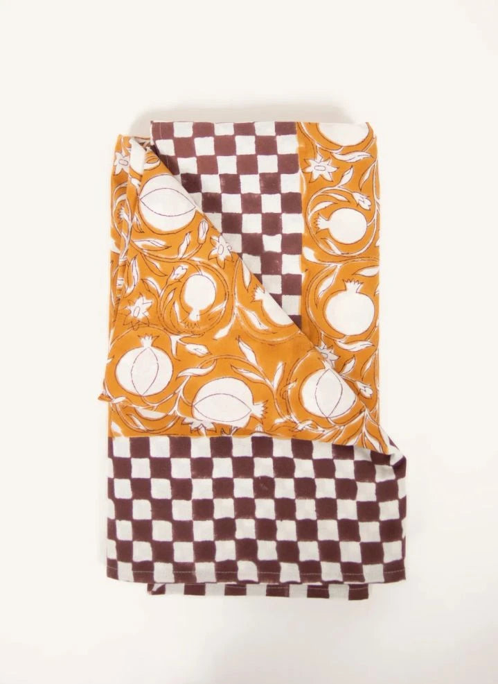 Olsson & Jensen - Mantel Pomona con estampado de granada | Mostaza