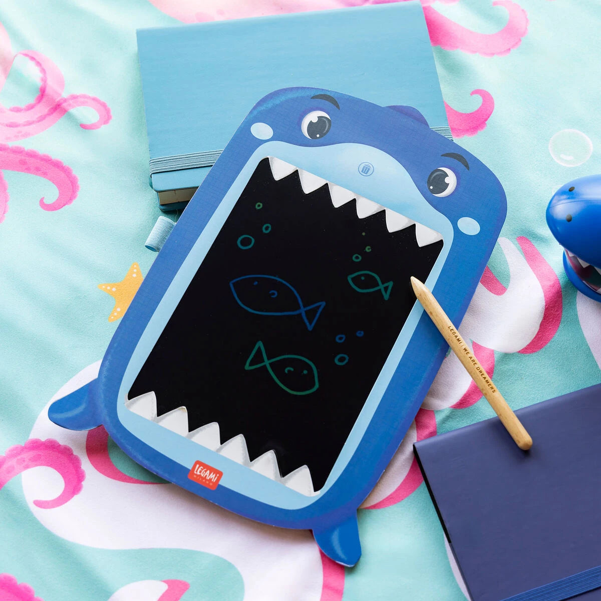 Legami - Pizarra LCD portátil con forma de tiburón en cartón - Pizarra mágica