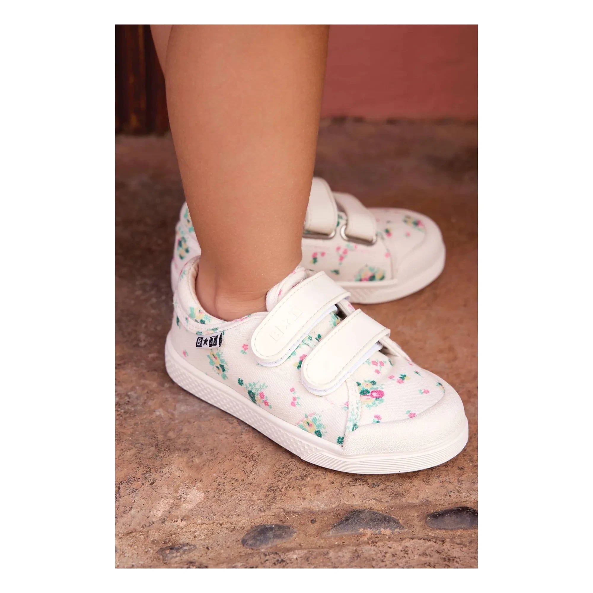 Bonton - Zapatillas Izy con flores y rayas | Crudo