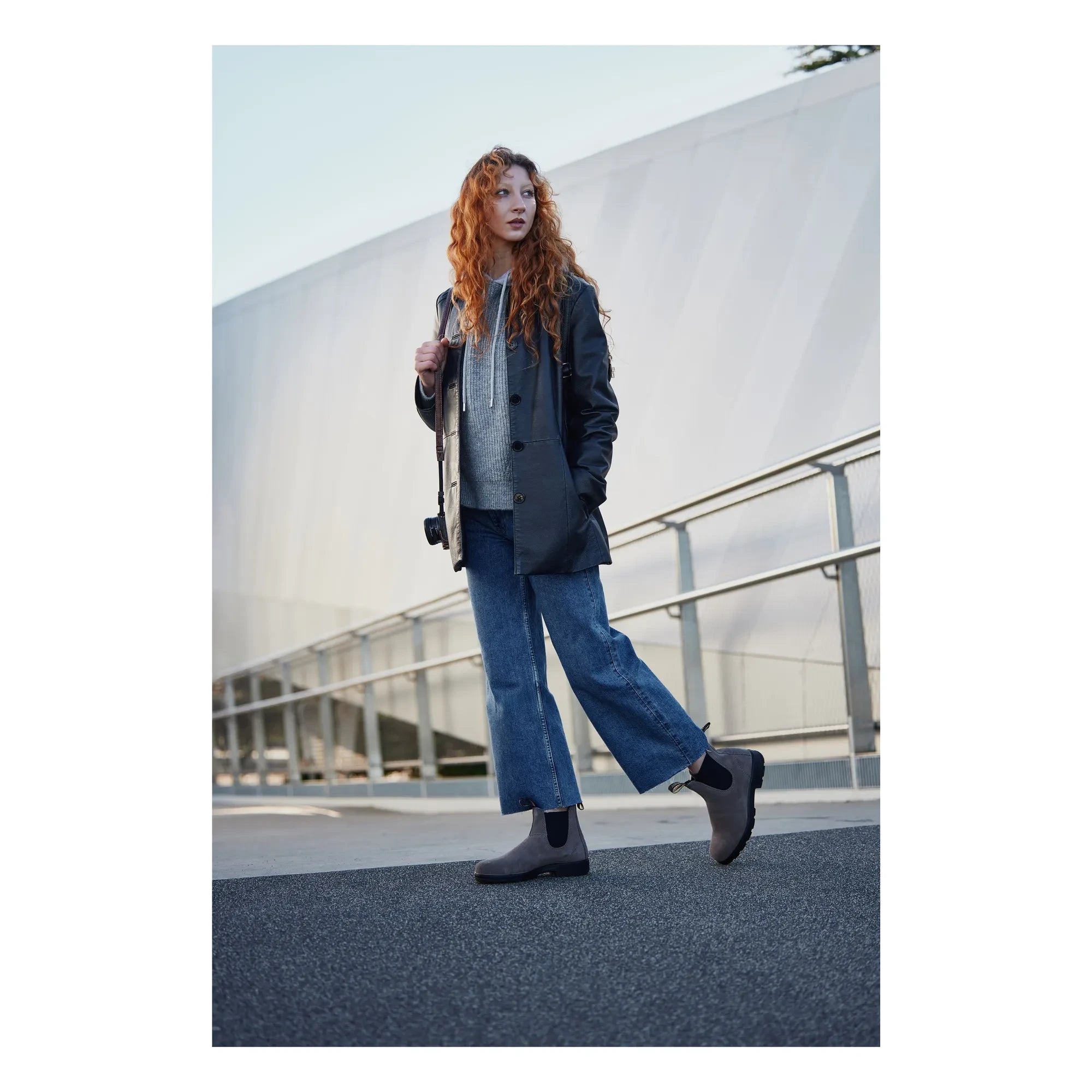 Blundstone - Botas Chelsea Originales de Ante Engrasado - Colección Adultos | Gris Claro