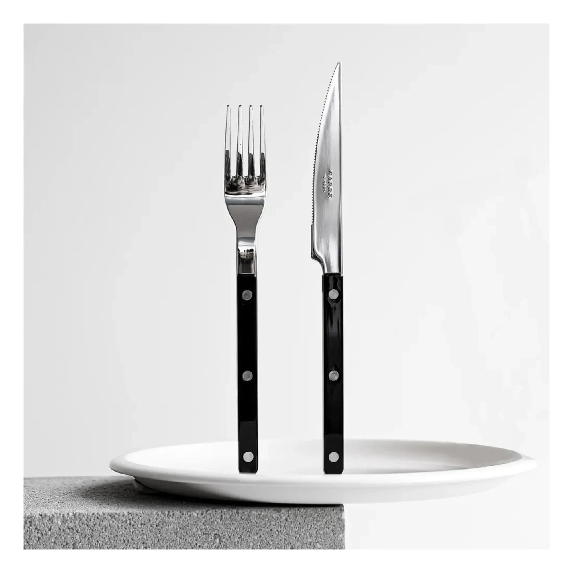 Sabre - Juego de cubiertos de 24 piezas | Negro