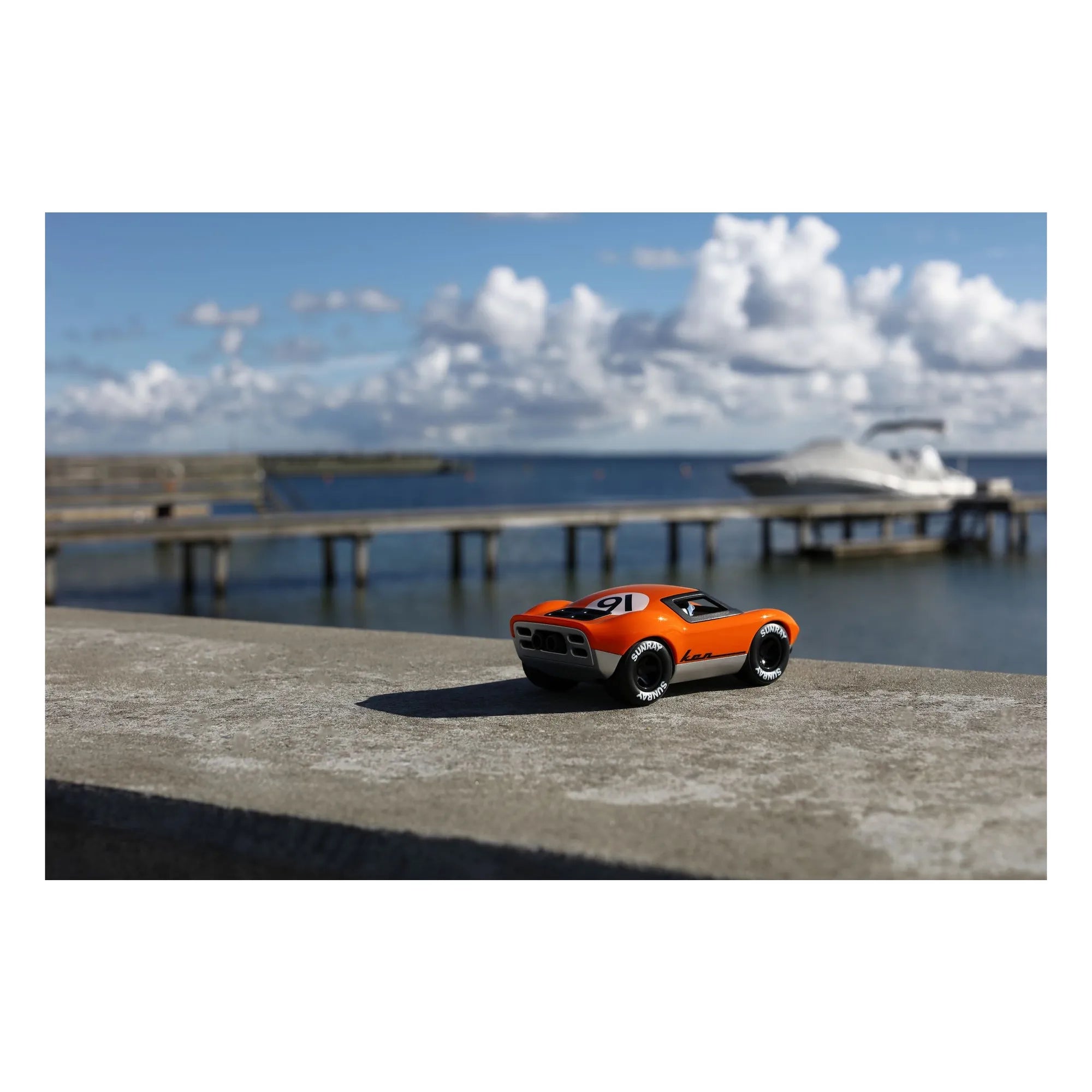 Playforever - Coche Ken Gibson | Naranja