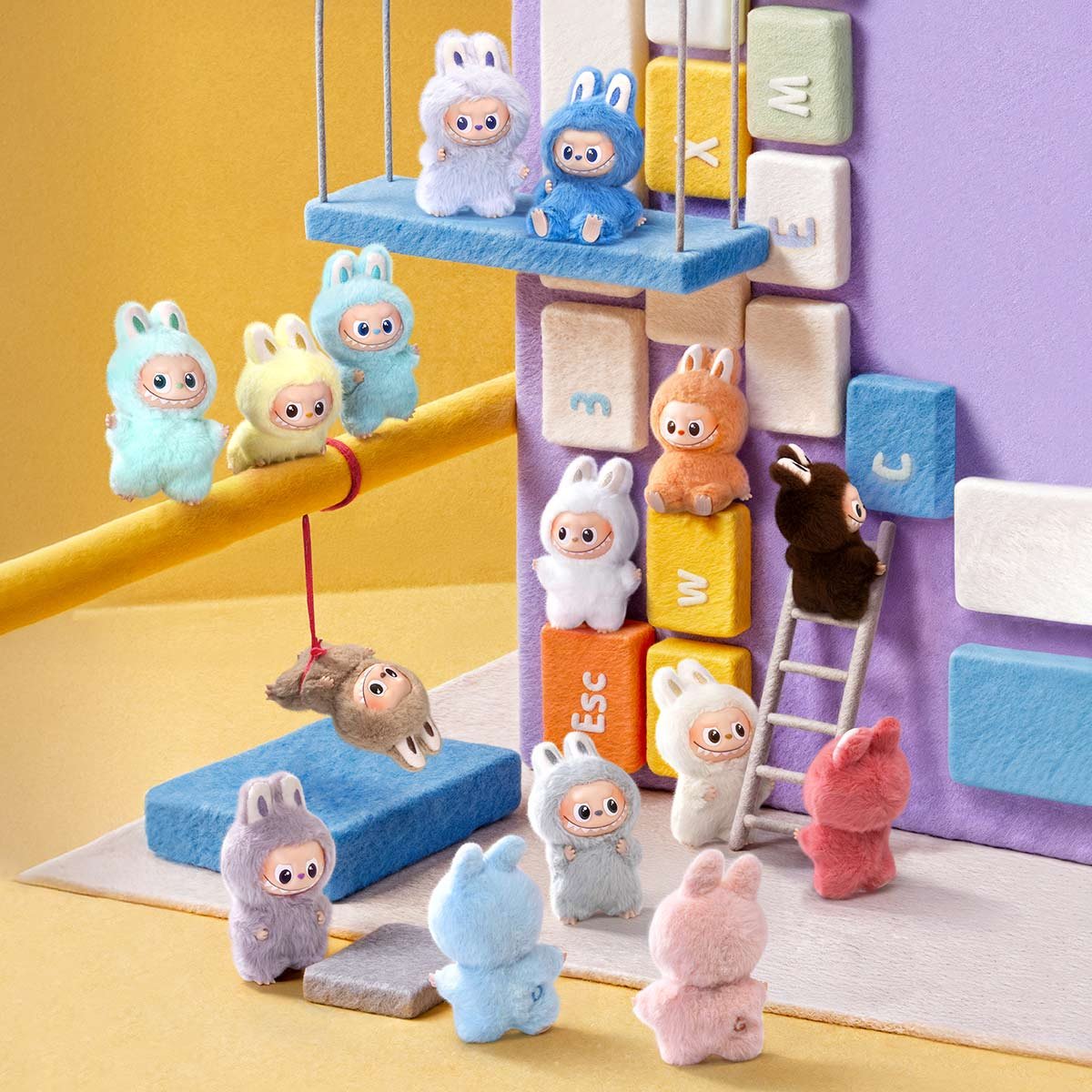 Pop Mart - Llavero de Peluche Original The Monsters Pin For Love A-M