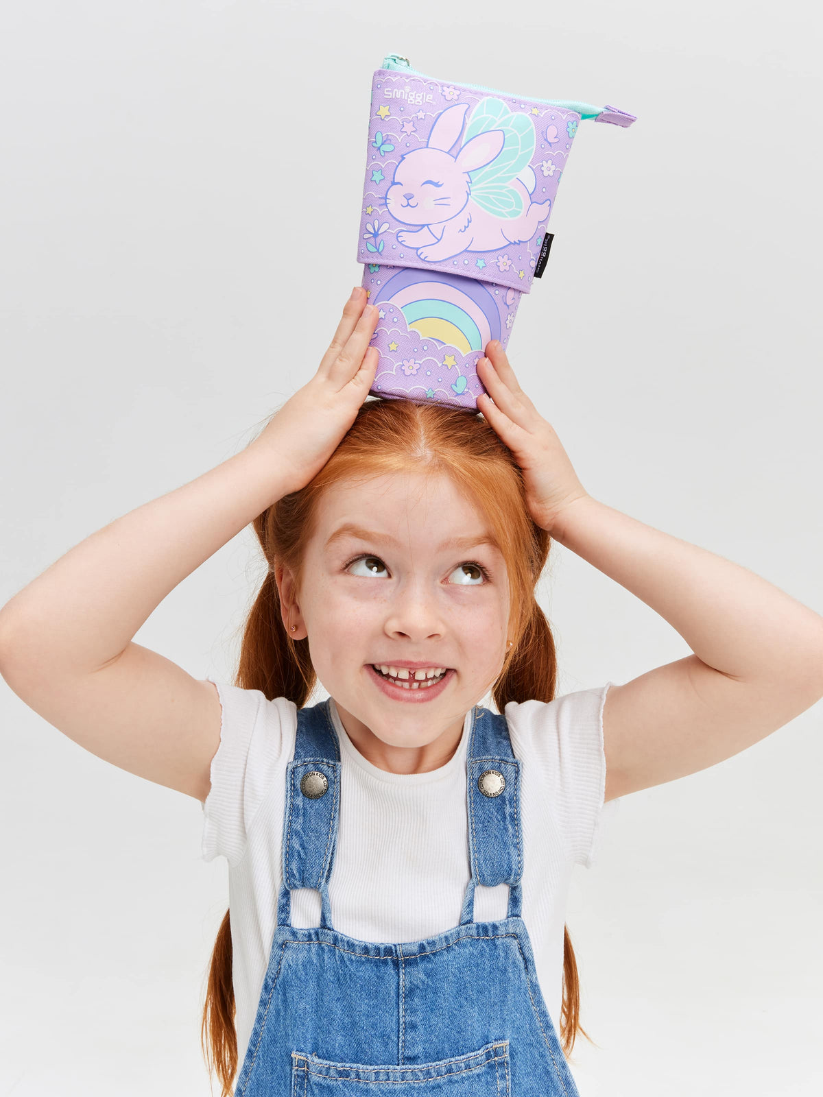 Estuche 2 en 1 Blast Off Stand N' Slide de Smiggle