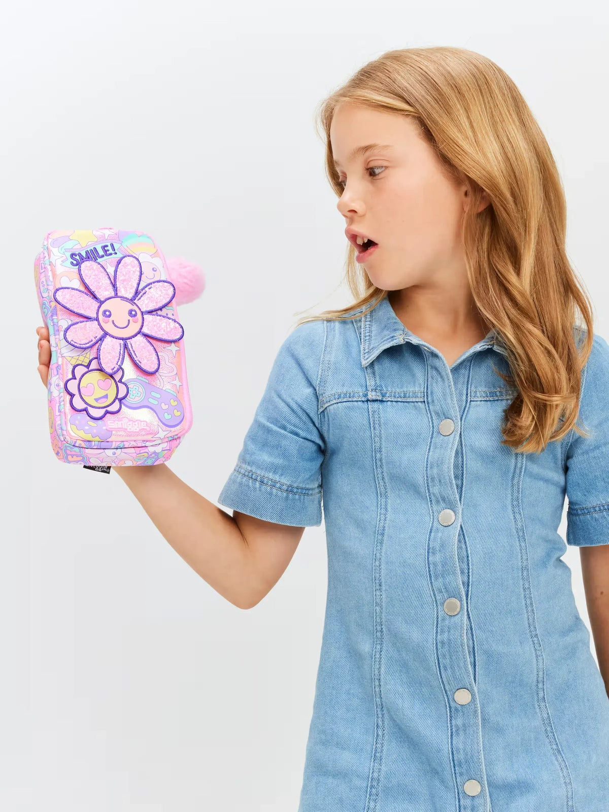 Smiggle - Estuche Portatodo de Bolsillo Personaje Aventuras Épicas