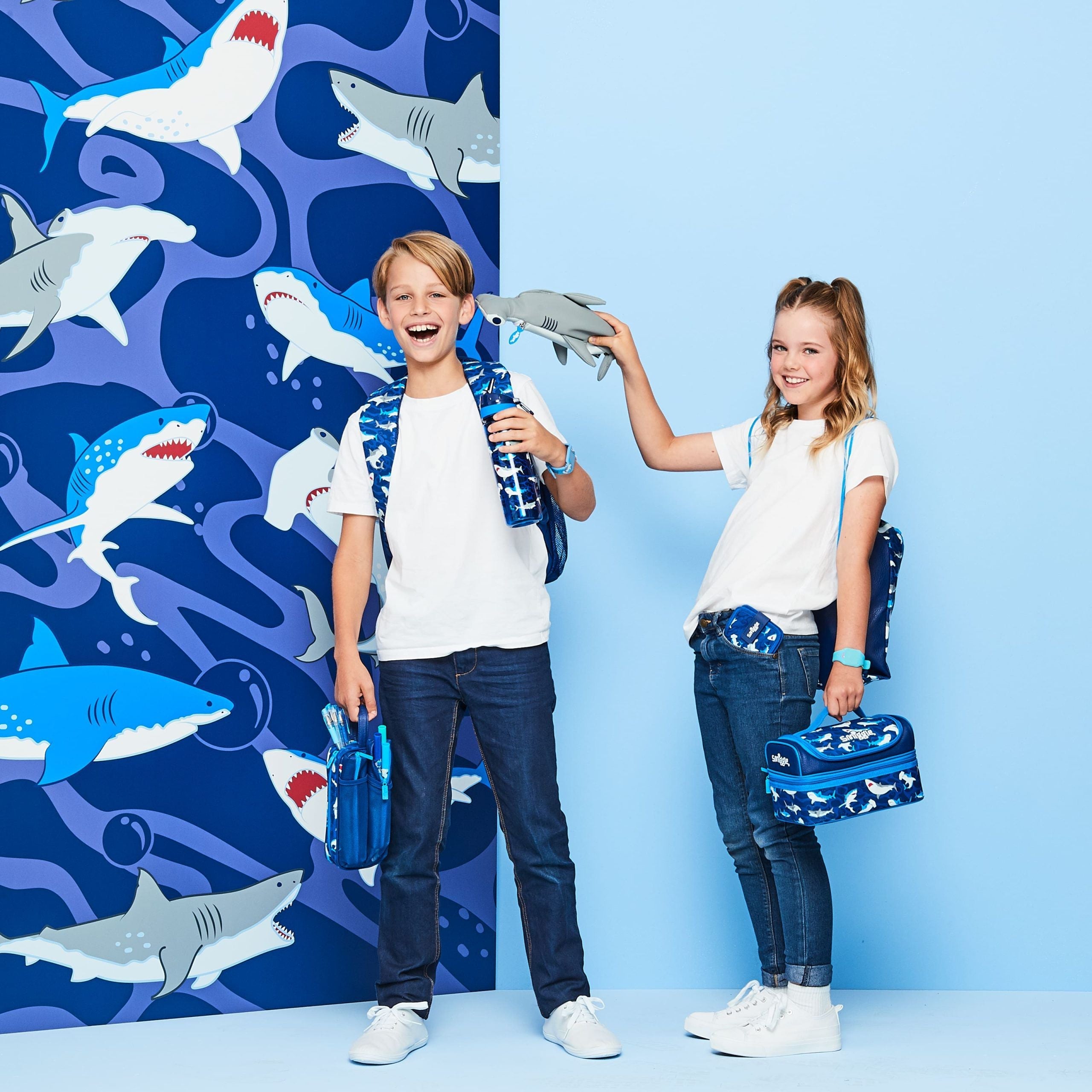 Smiggle - Estuche con forma de tiburón martillo Flow