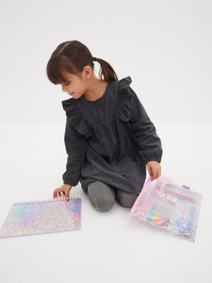 Smiggle - Set de Papelería Gigante Happy Tales de 22 Piezas