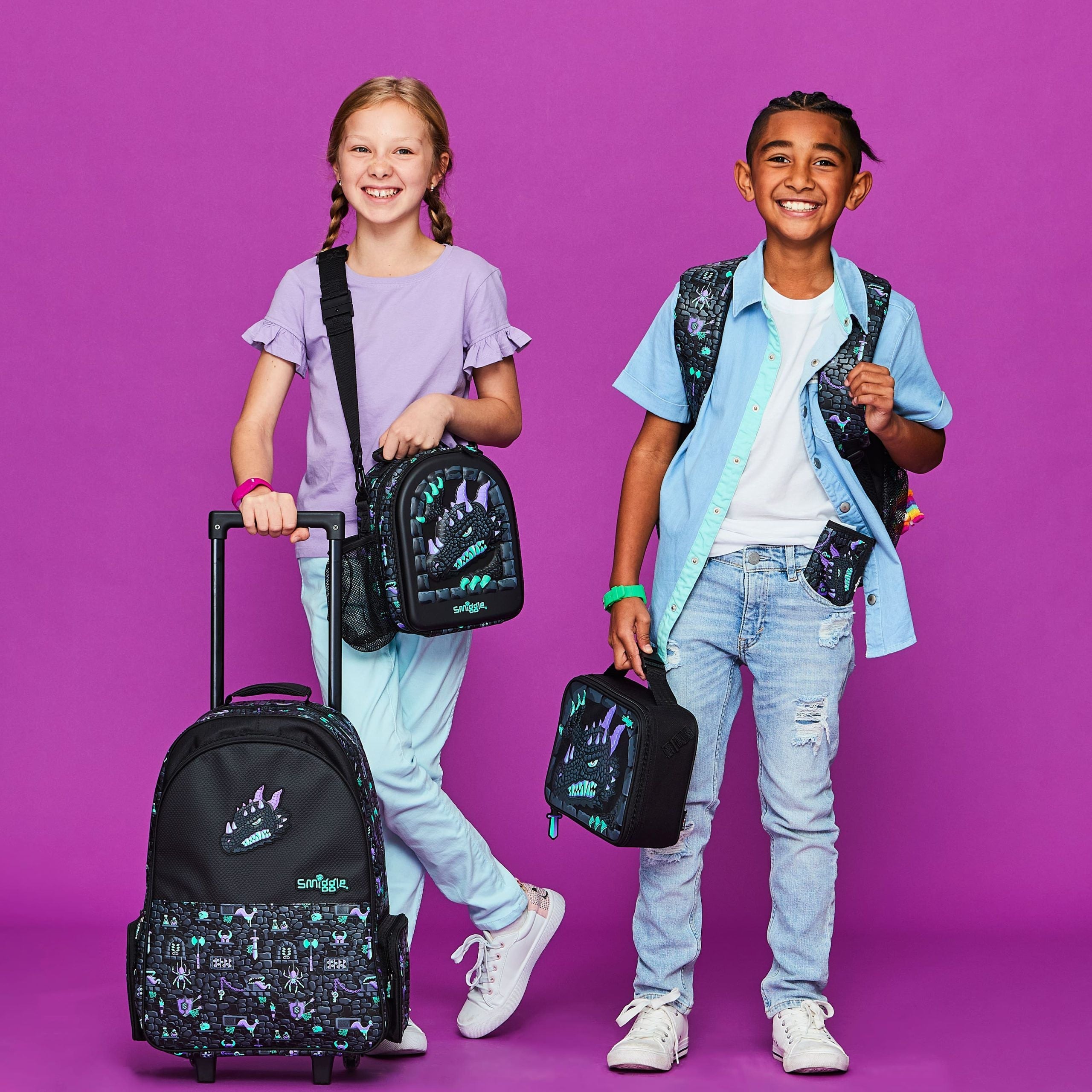 Smiggle - Mochila con ruedas y luz Hey There para la escuela y viajes