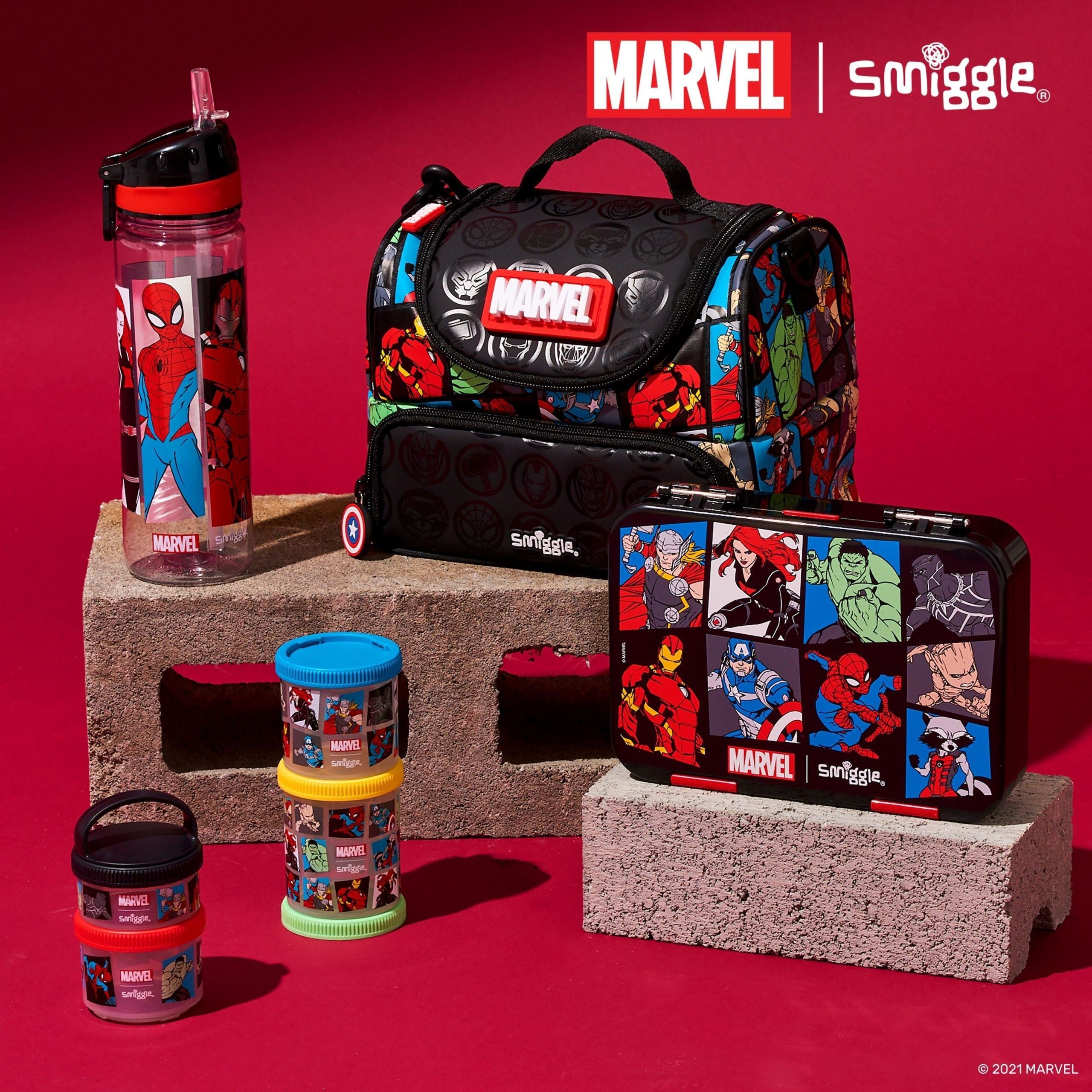 Smiggle - Fiambrera de dos pisos Marvel
