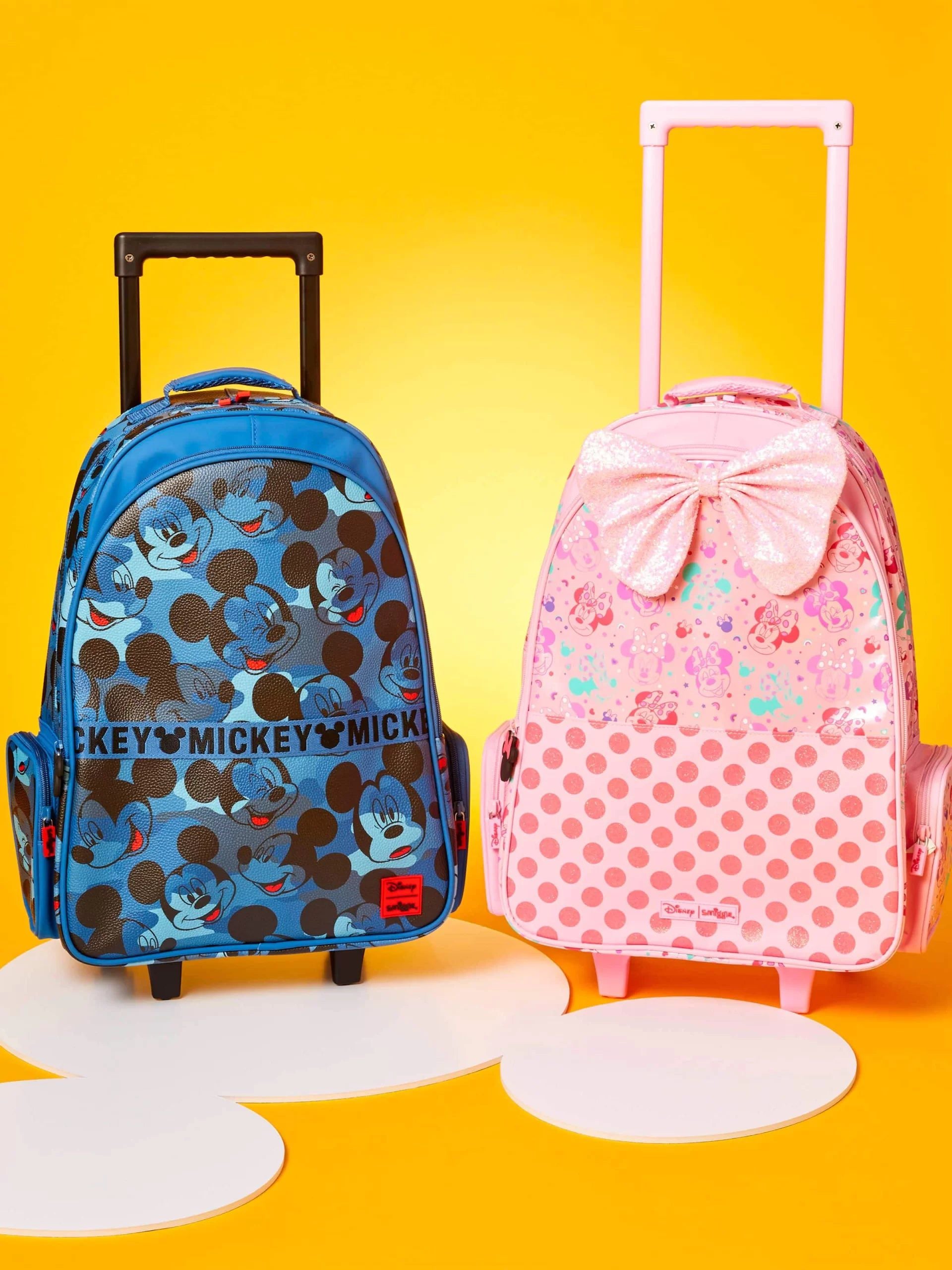 Mochila con ruedas iluminadas de Mickey Mouse - Smiggle