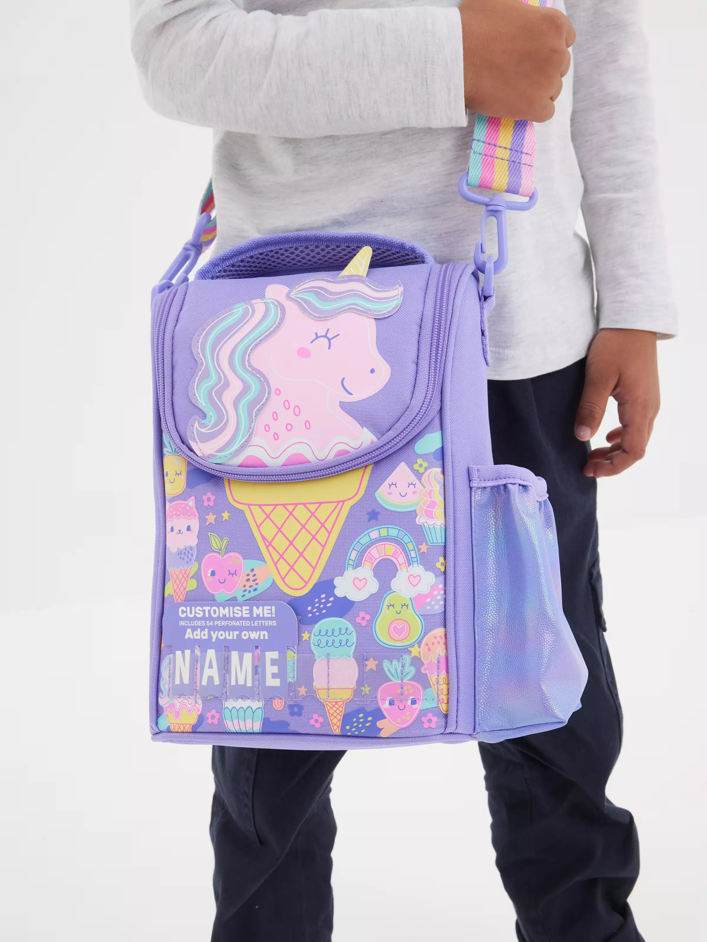 Smiggle - Tales Felices Bolsa de almuerzo y excursión preescolar con etiqueta de nombre