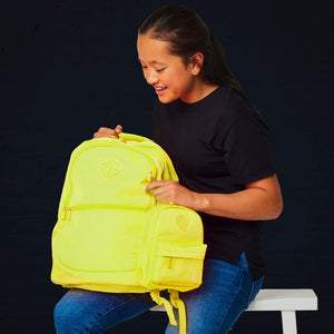 Smiggle - Mochila Clásica Neon