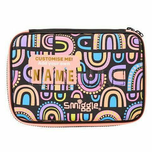 Smiggle - Estuche Rígido con Placa de Identificación