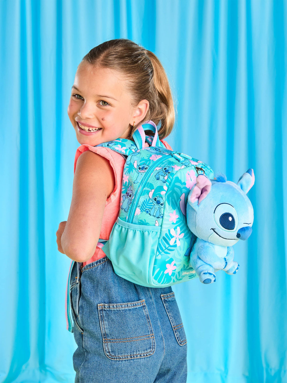 Smiggle - Mochila escolar para guardería Stitch con juguete extraíble