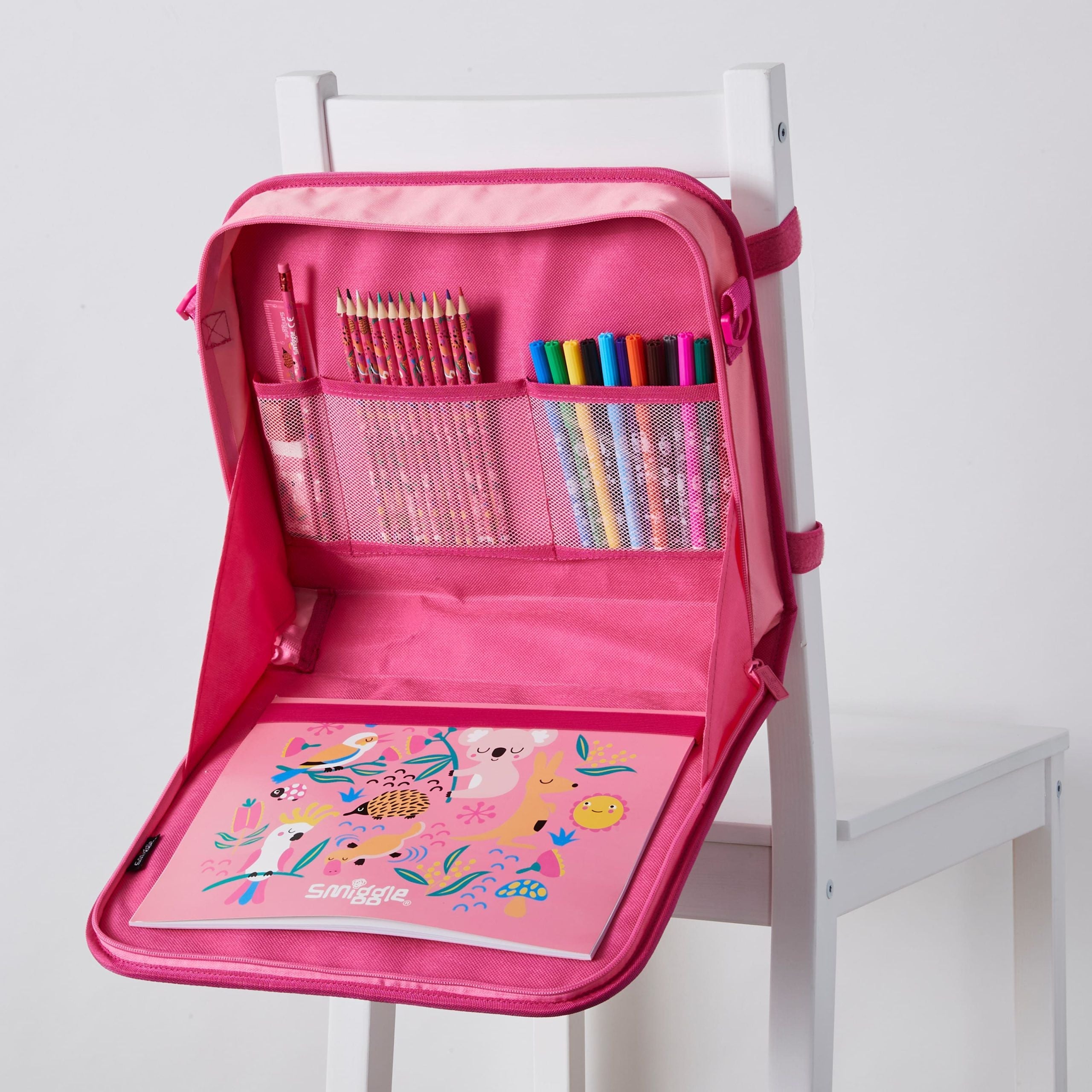 Smiggle - Set de pintura y papelería con estuche de estudio