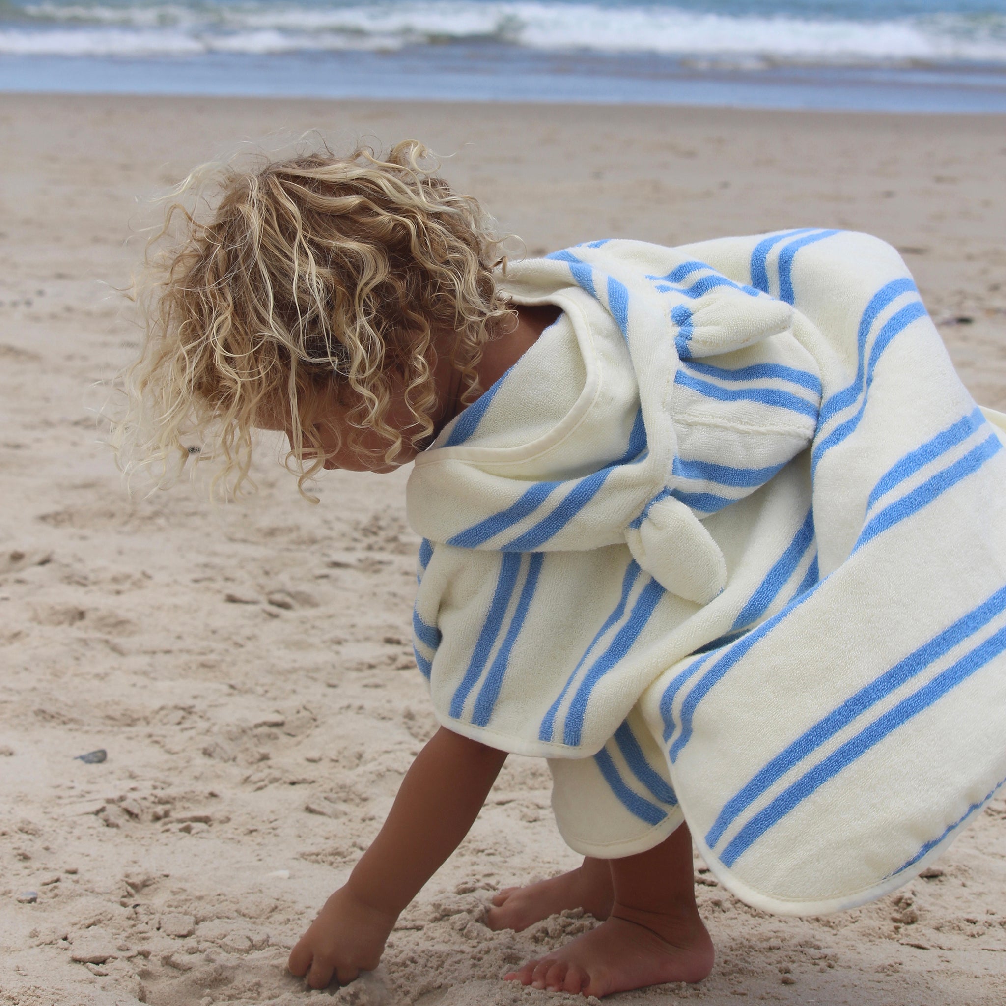 Sunnylife - Toalla de playa con capucha para niños