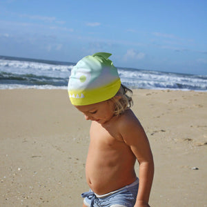 Sunnylife - Gorro de baño infantil con estampado de tiburón
