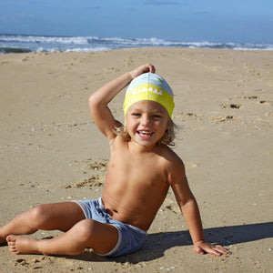 Sunnylife - Gorro de baño infantil con estampado de tiburón