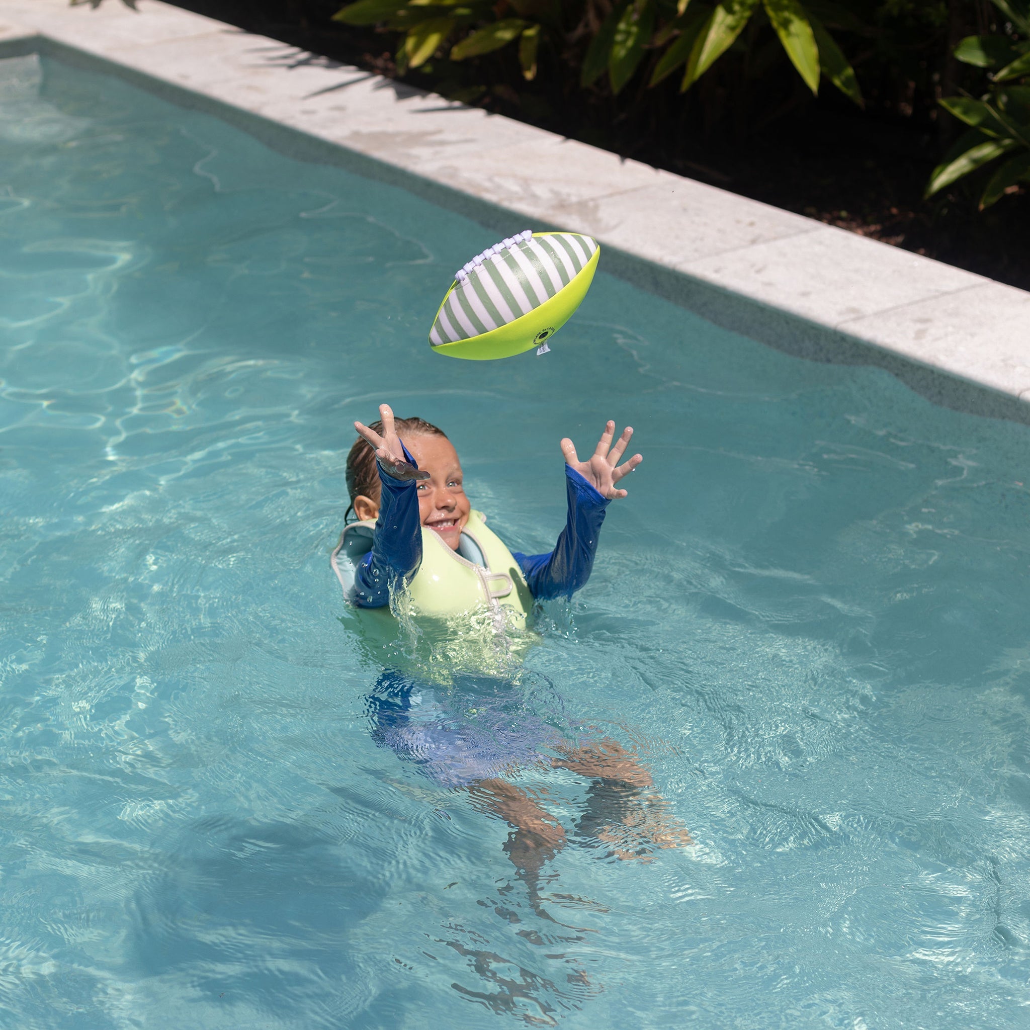 Sunnylife - Balón suave de neopreno para playa