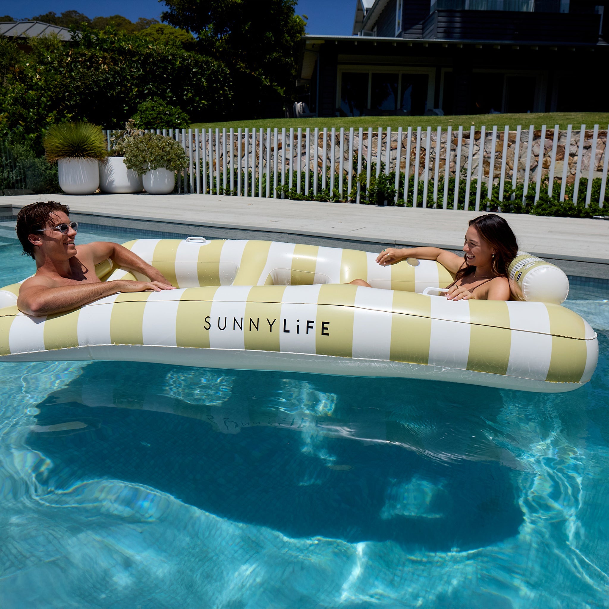 Sunnylife - Casa Sand Stripe Colchoneta Hinchable Doble para Piscina y Playa