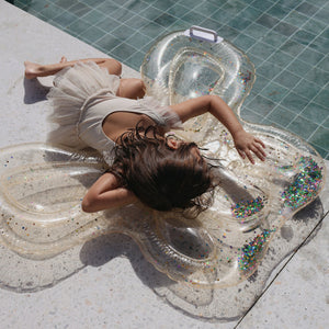 Sunnylife - Colchoneta Hinchable Infantil de Mar y Piscina Mariposa Algodón de Azúcar