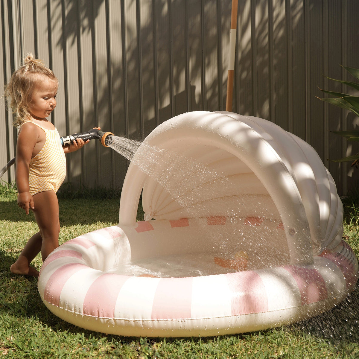 Sunnylife - Piscina Infantil con Parasol Cotton Candy