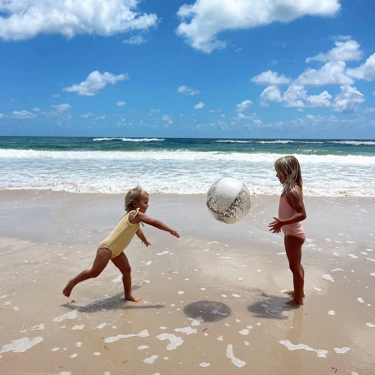 Sunnylife - Balón de playa inflable con purpurina Cotton Candy