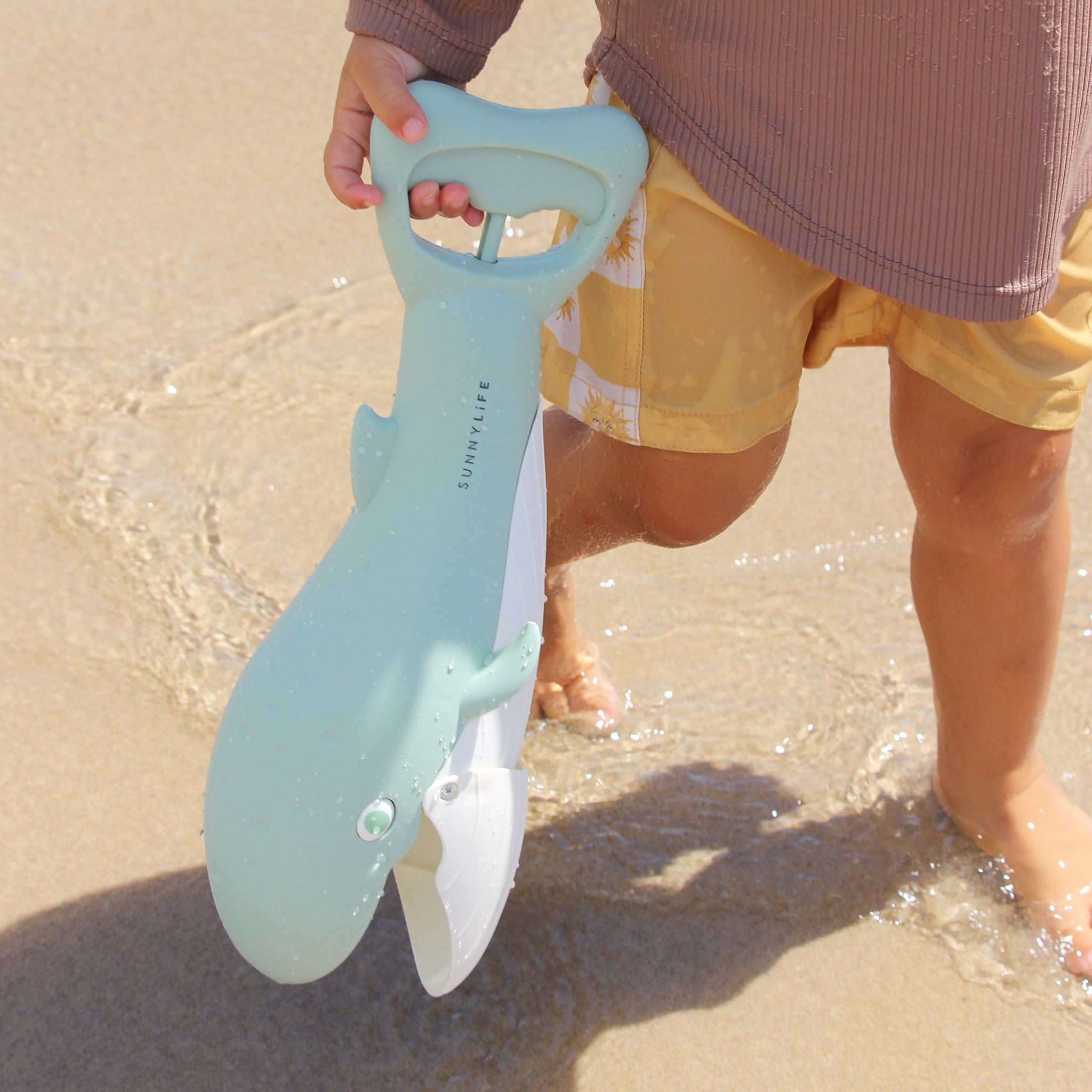 Sunnylife - Juguete de ballena verde para recoger arena