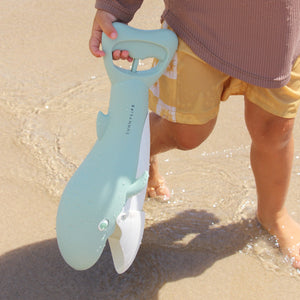 Sunnylife - Juguete de ballena verde para recoger arena