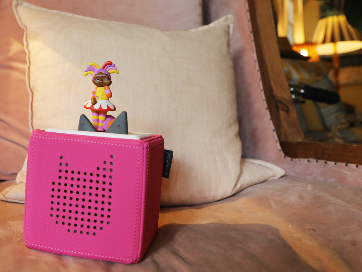 Tonies - En el jardín de la noche: figura de audio en inglés de Upsy Daisy a la hora de dormir